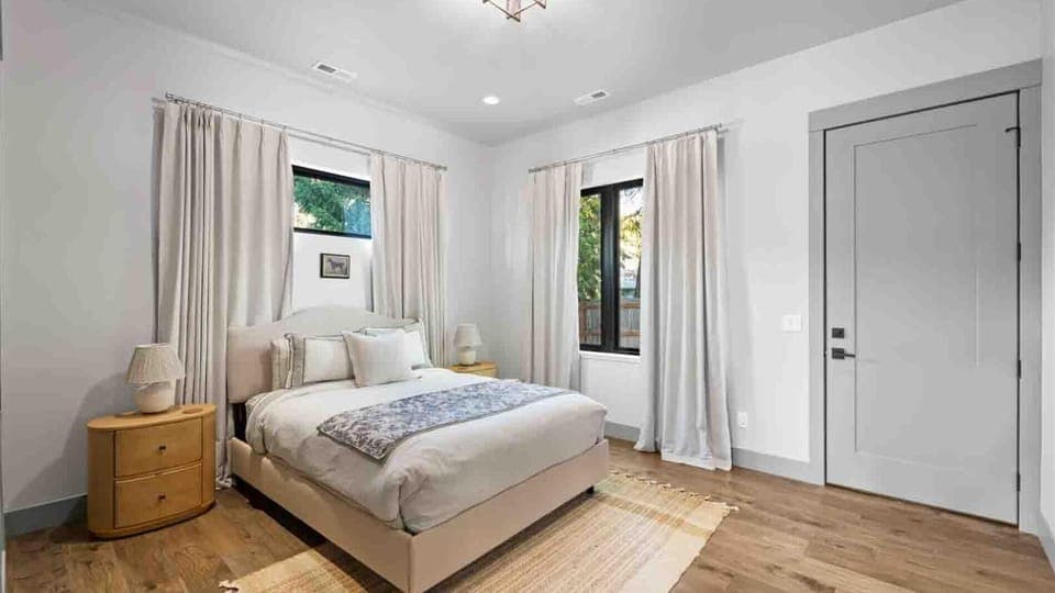 The Serene Summit Stay (9159)