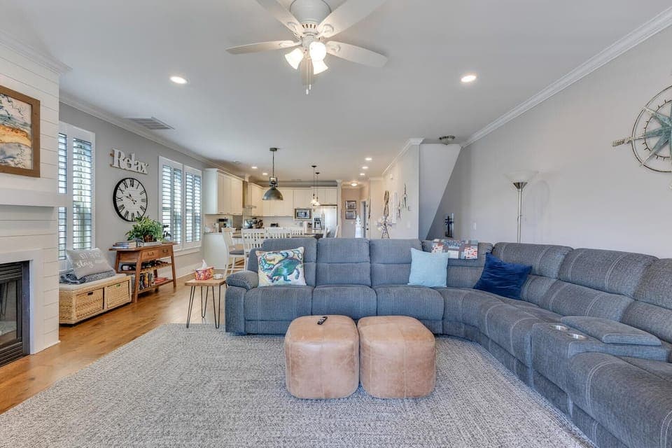 The Great Escape-Main Living Area