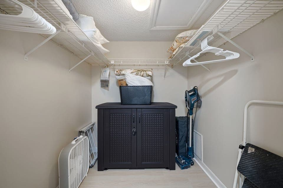 King bedroom closet