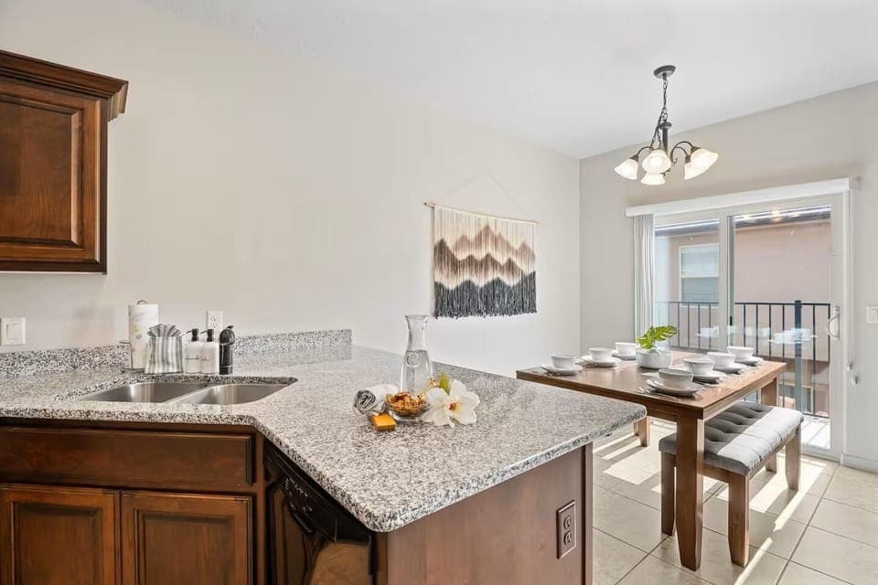 Open kitchen & dining