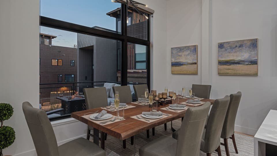 Dining Area, Main Level, Uptown House - Seats up to 8
