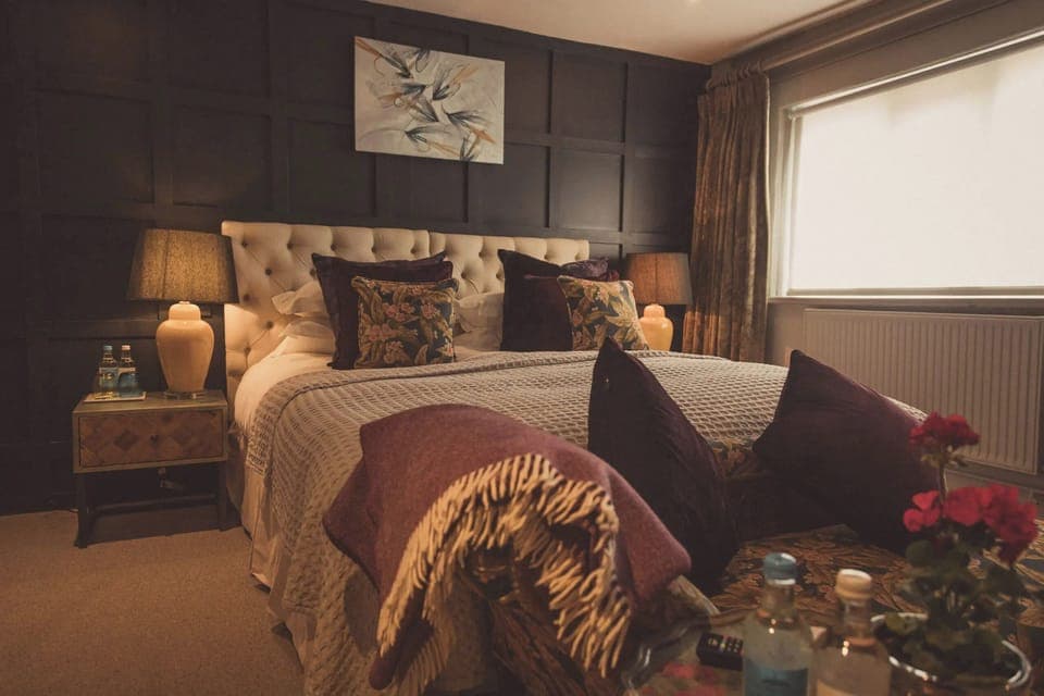 King Room | Iron/ironing board, free WiFi