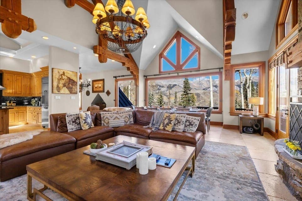 Living room 1: Third floor, radiant heat, Smart TV, open layout, mountain view