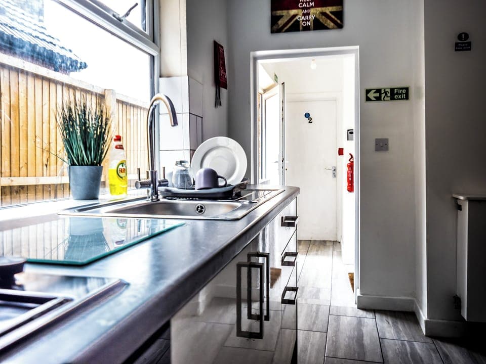 Toaster, freezer, paper towels