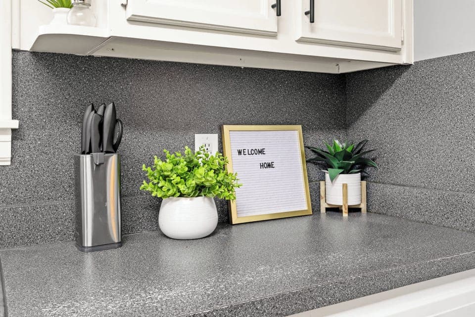 Kitchen: Fully equipped kitchen with all the essentials for cooking and dining in.