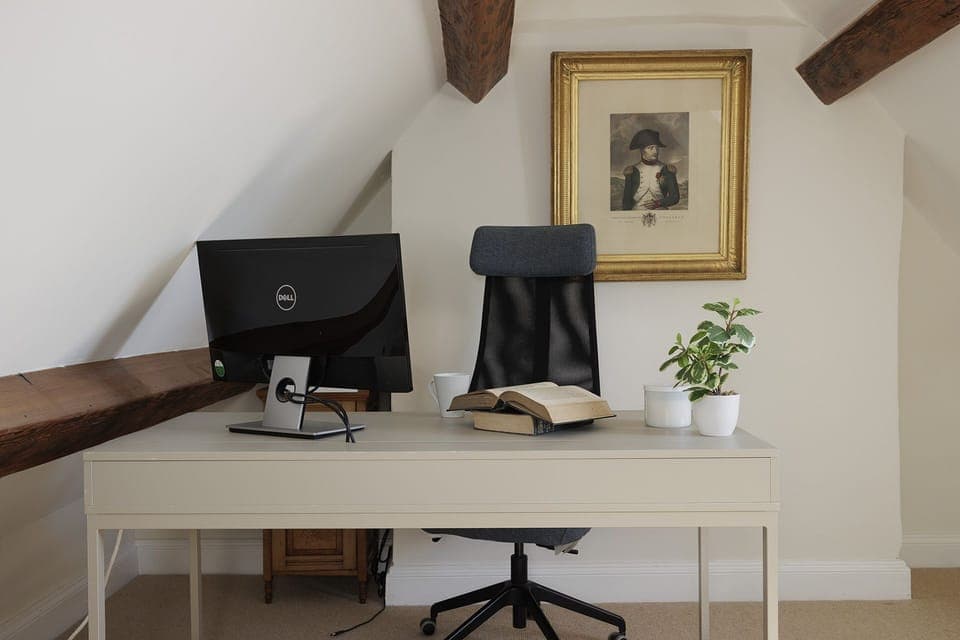 Green Farm desk - StayCotswold