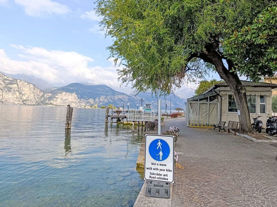 Water, Body Of Water, Coastal And Oceanic Landforms, Coast, Bank, Shore, Lake, Mountain Range, Sea, Sound