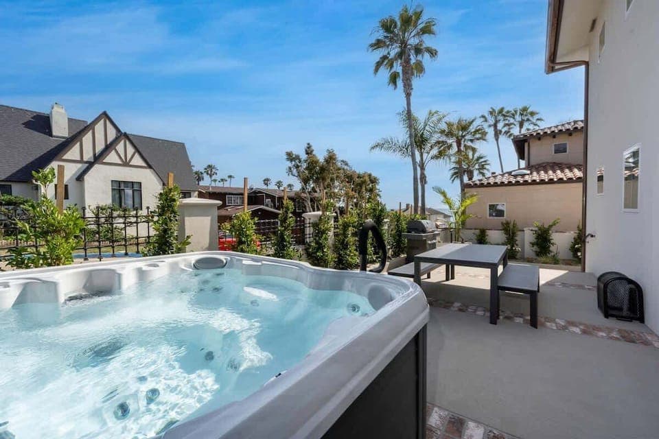 Shared Spa with Serene Vibes
Quiet, clean, and beautifully maintained for guest comfort.