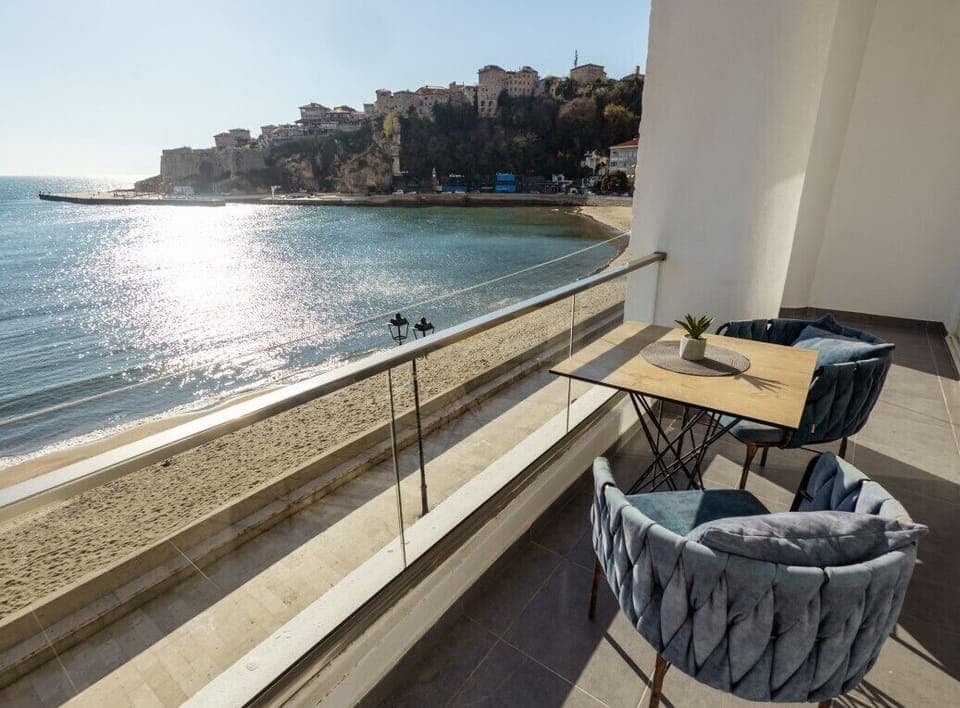 Deluxe Double or Twin Room, Balcony | Premium bedding, desk, blackout drapes, soundproofing