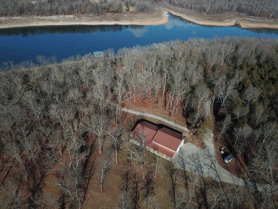 Secluded luxury getaway near water and trails with easy parking for trucks.