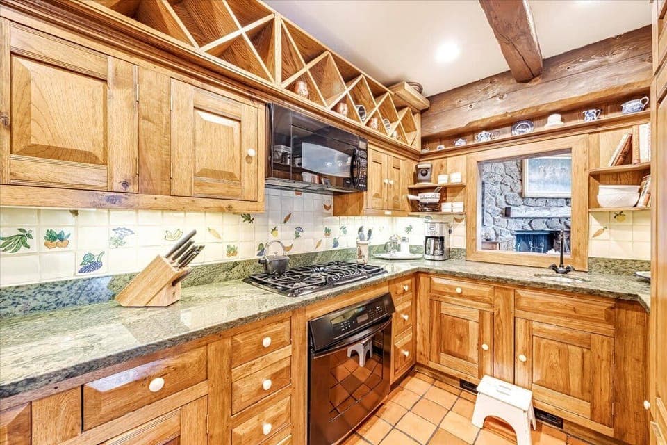 Fully Equipped Kitchen - Large Subzero Fridge