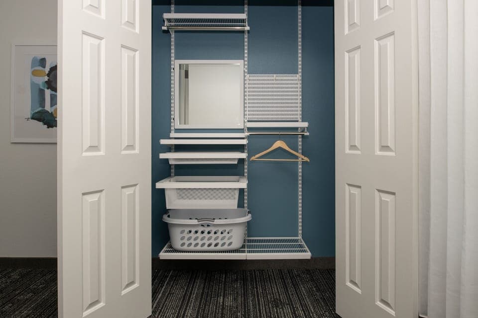 Premium bedding, in-room safe, desk, laptop workspace