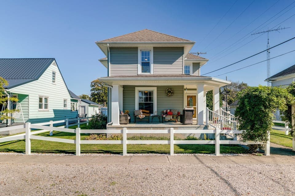 West Liberty Vacation Rental | 6BR | 2BA | 2,000 Sq Ft | Stairs Required