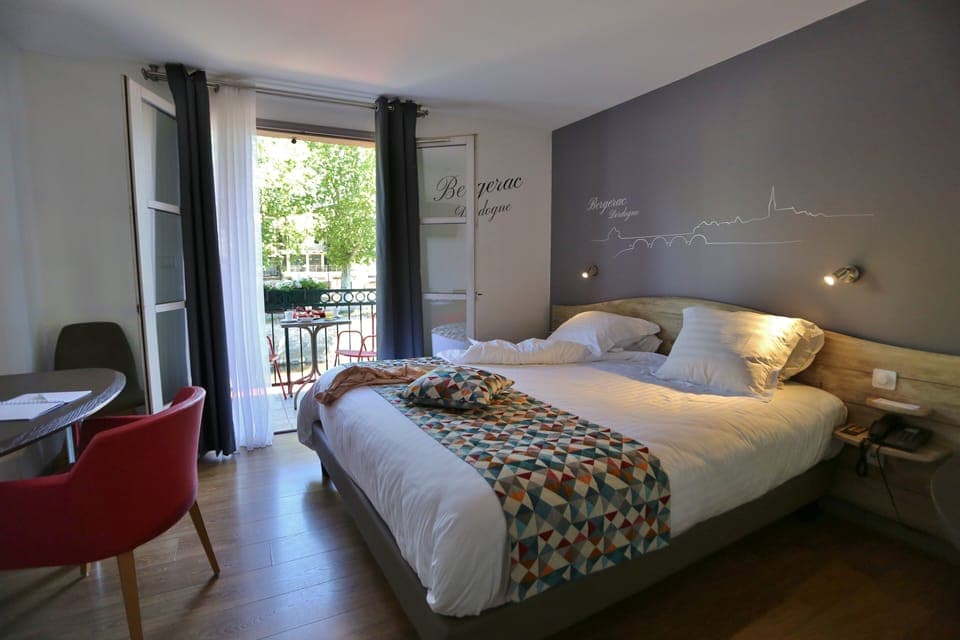 Superior Room, 1 Queen Bed, Balcony, River View (Twin bed on request) | Premium bedding, Select Comfort beds, in-room safe, desk