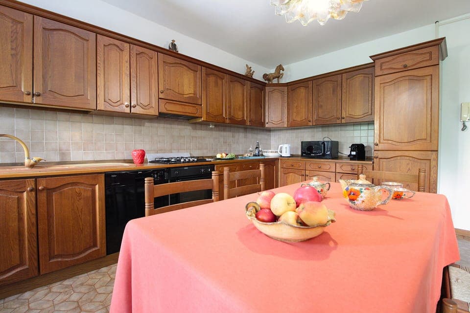 Apartment, Mountain View | Private kitchen | Fridge, microwave, oven, stovetop