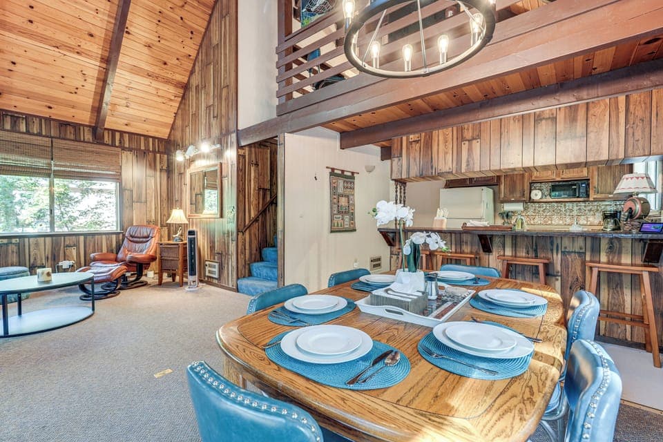 Dining Area | 1st Floor | Dishware/Flatware