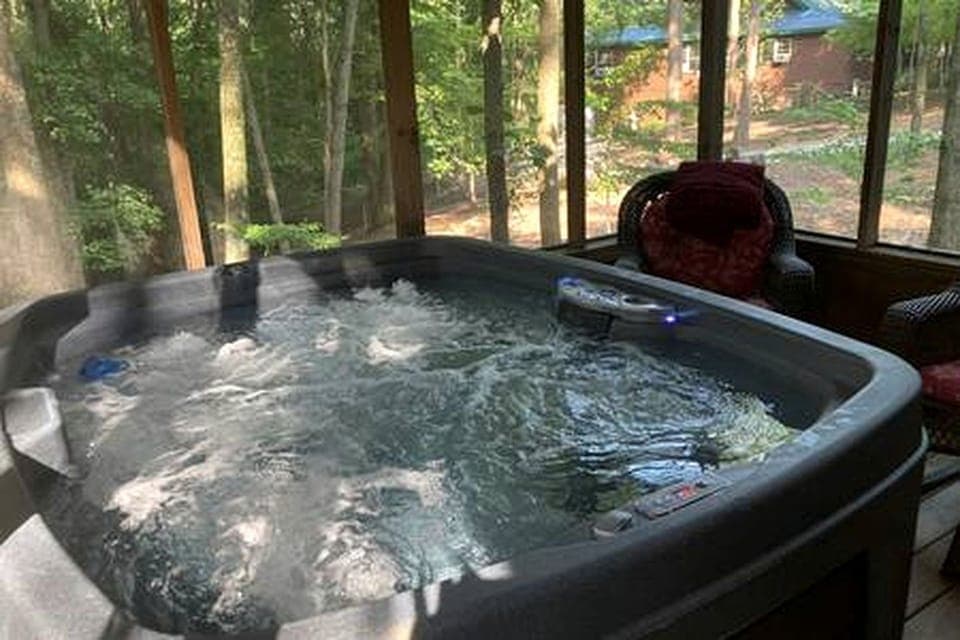 Indoor spa tub