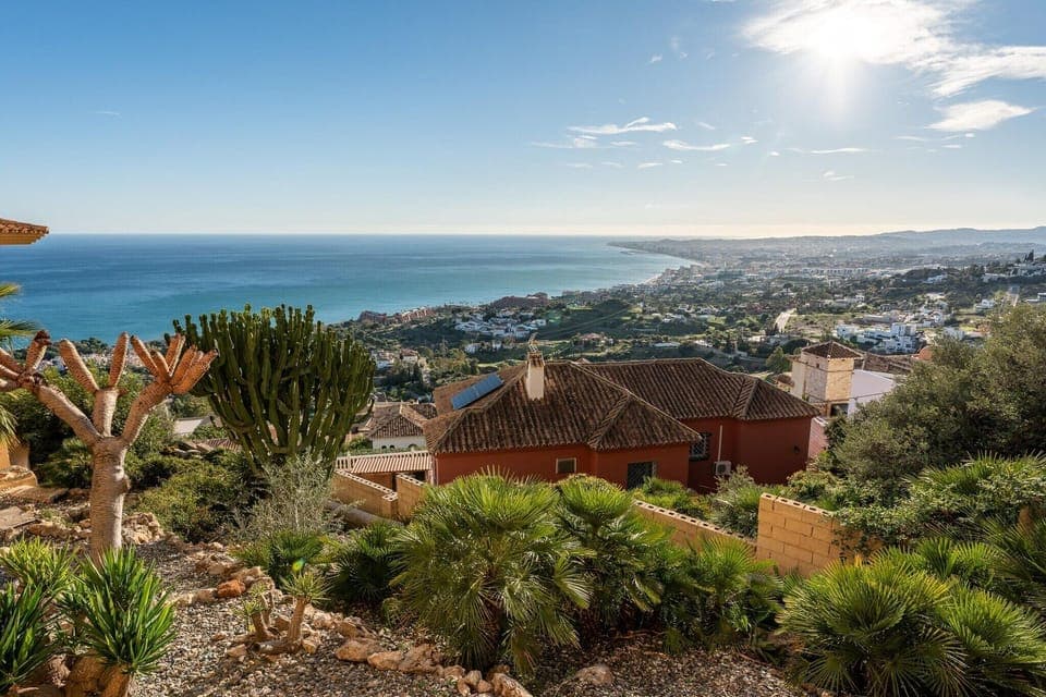 Region [summer] (>5 km)