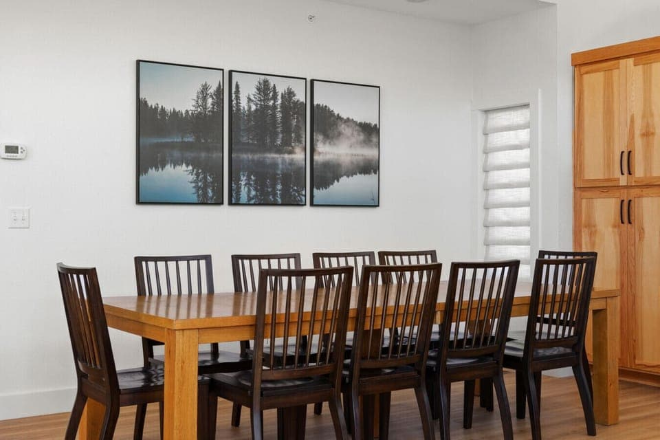 Plenty of seating for everyone!