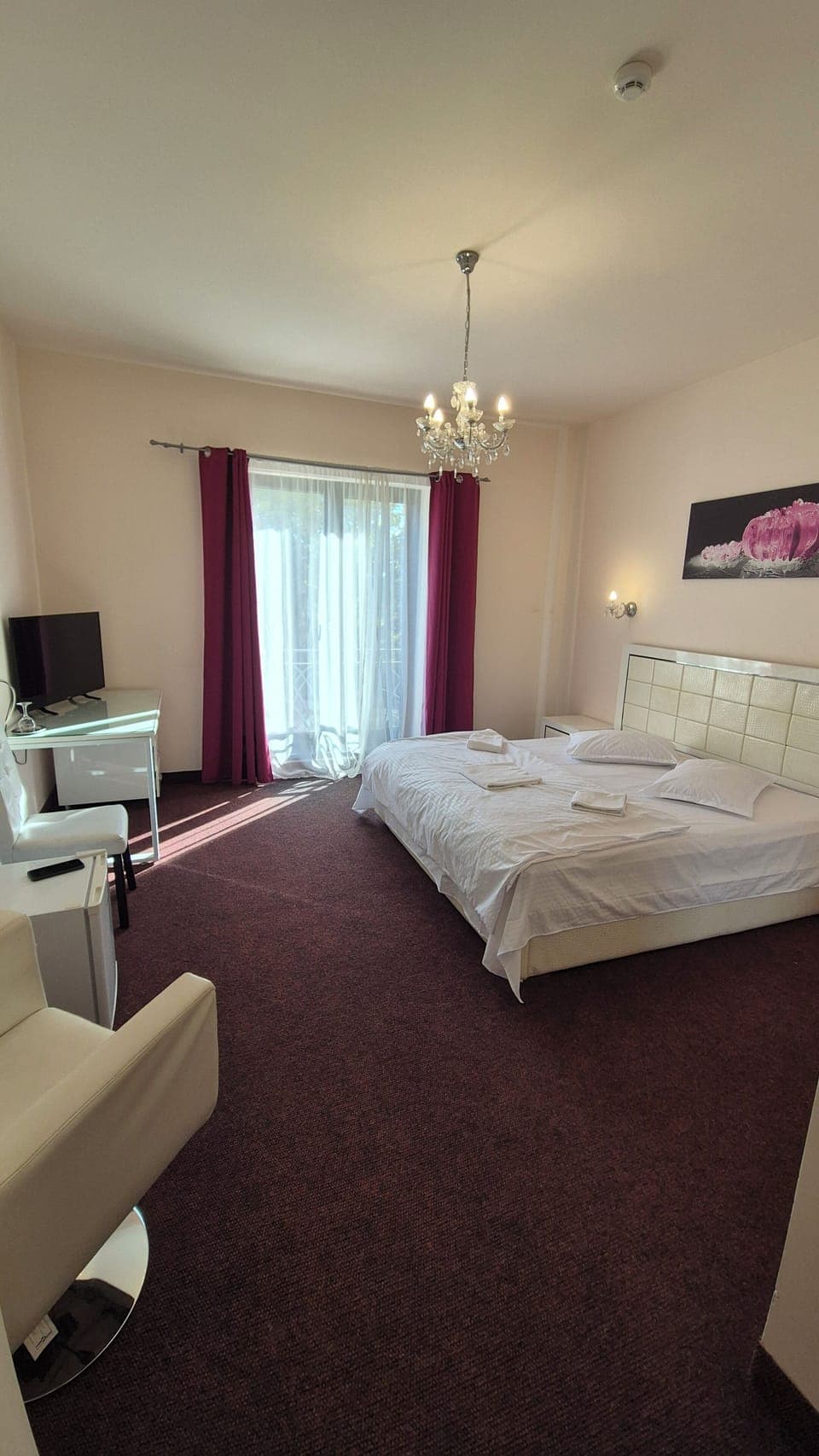 Double Room, Balcony, City View | Desk, free WiFi