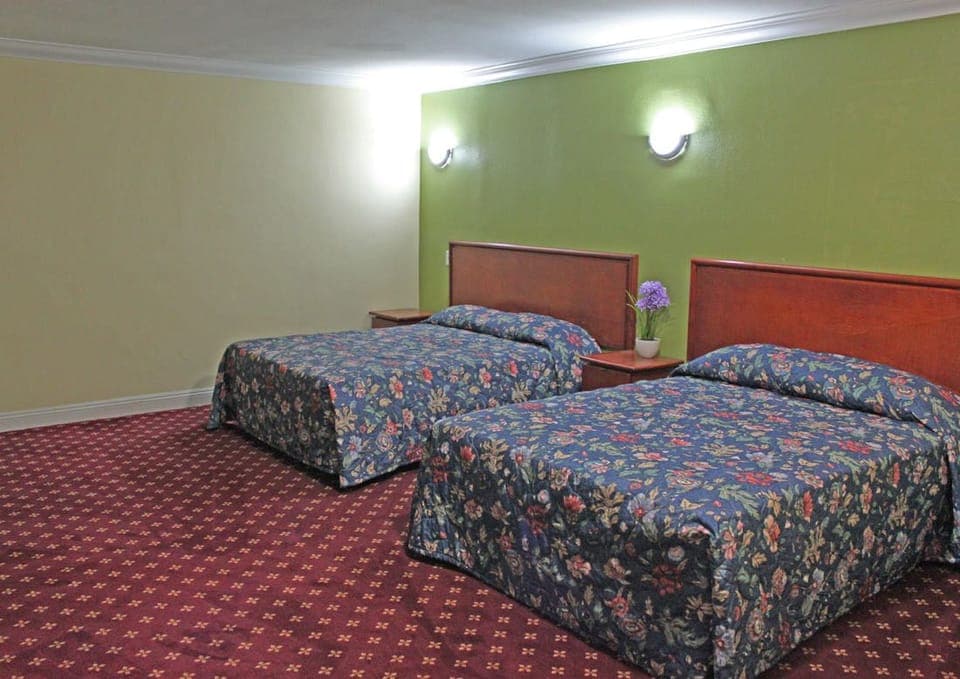 Double Room | Free WiFi, bed sheets