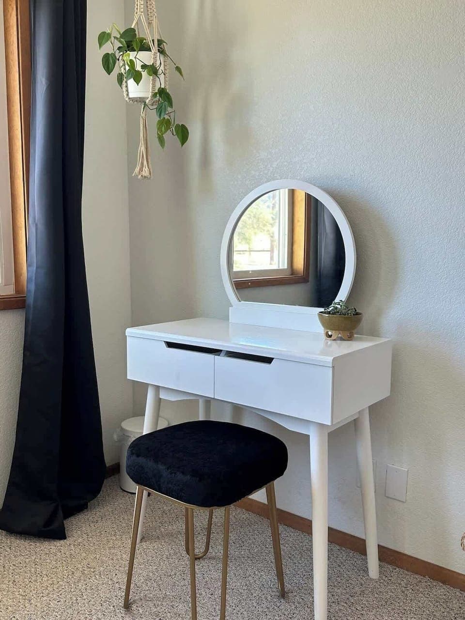 Desk & makeup space with plenty of natural sunlight