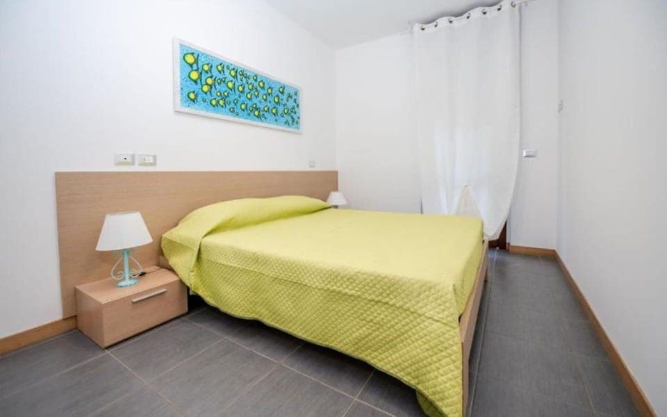 Autumn, Bedroom, Spring, Summer