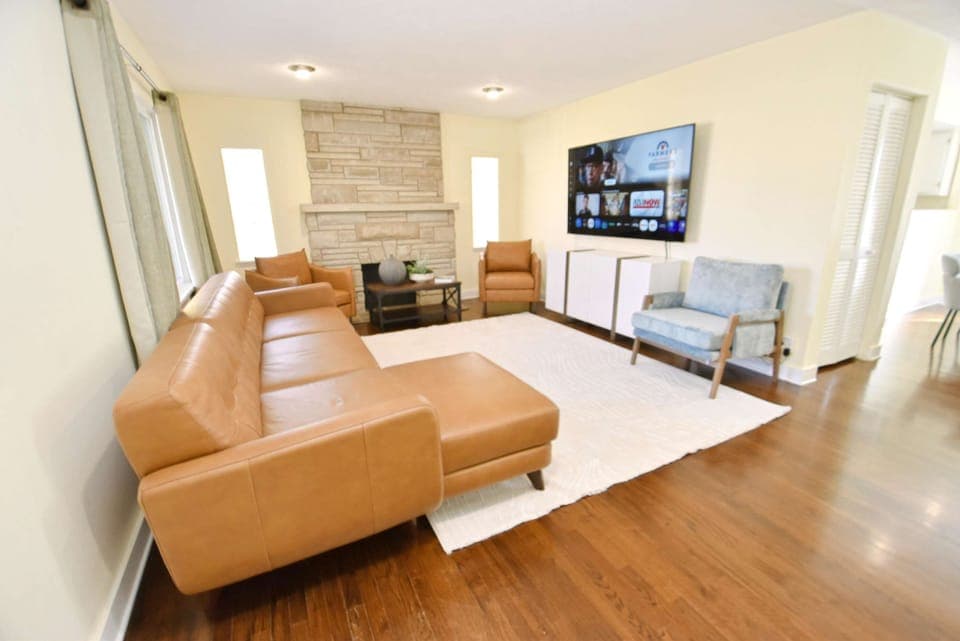 Living room (main floor)