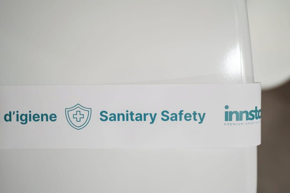 Comfort Double Room | Desk, blackout drapes, iron/ironing board, free WiFi