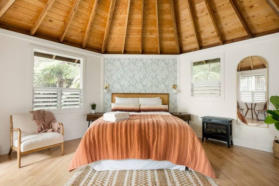 A simple, beautiful stay with everything covered—kitchen, bathroom, and thoughtful details throughout.