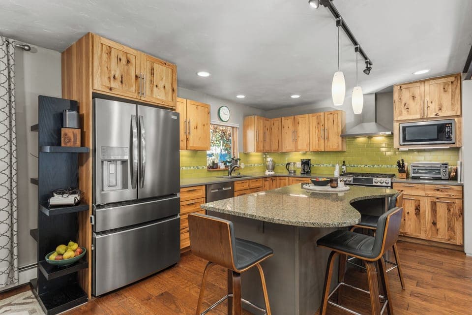 Kitchen Island | Refrigerator