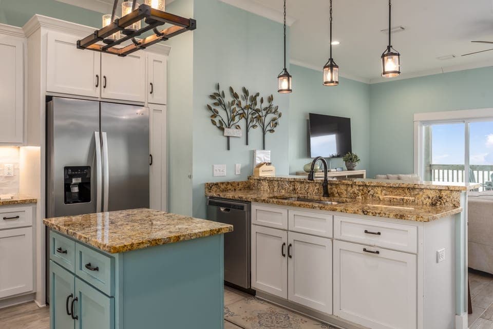 House, 4 Bedrooms | Private kitchen | Fridge, oven