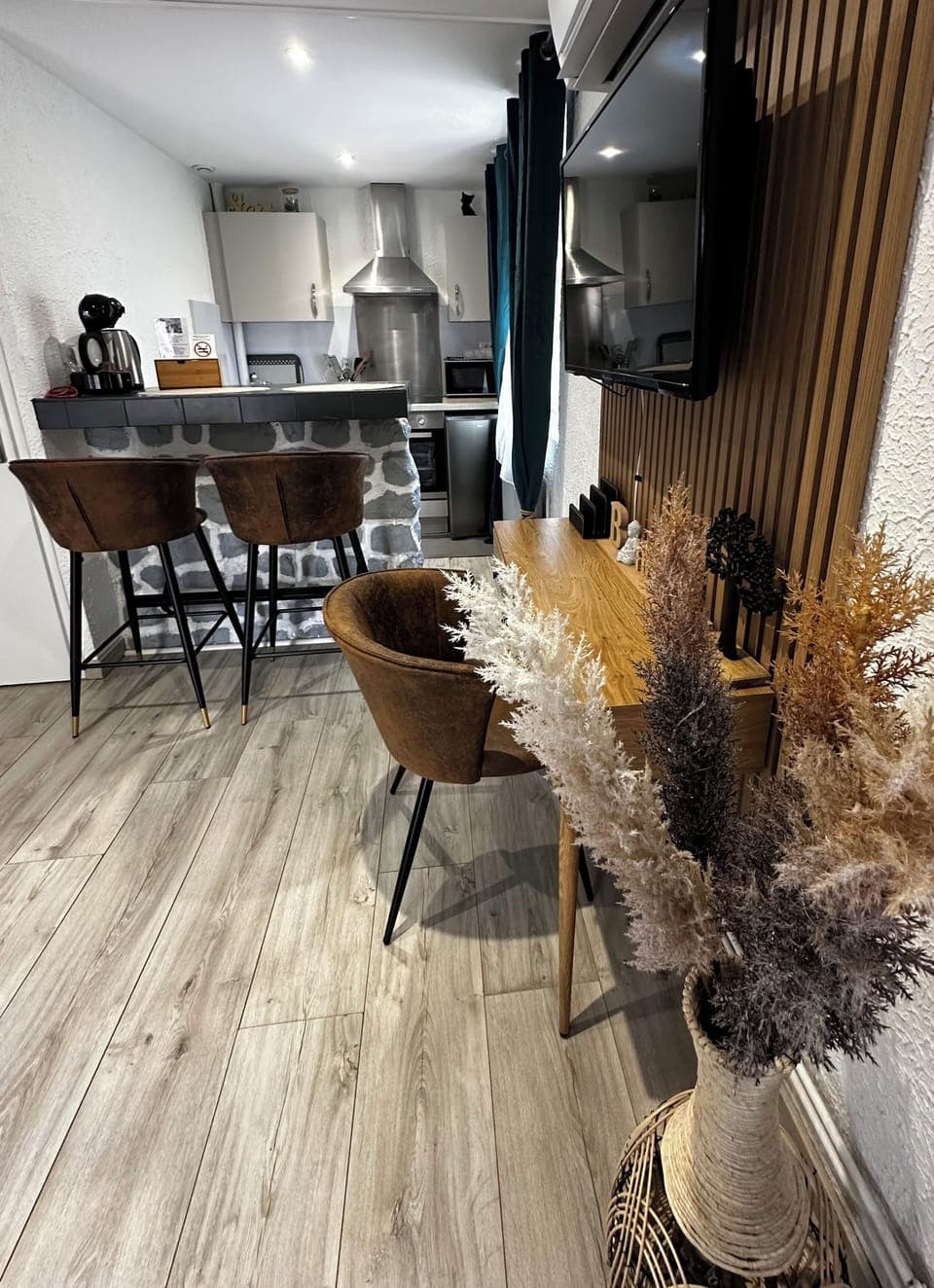 Studio, Balcony, Courtyard View | Minibar, desk, laptop workspace, free WiFi