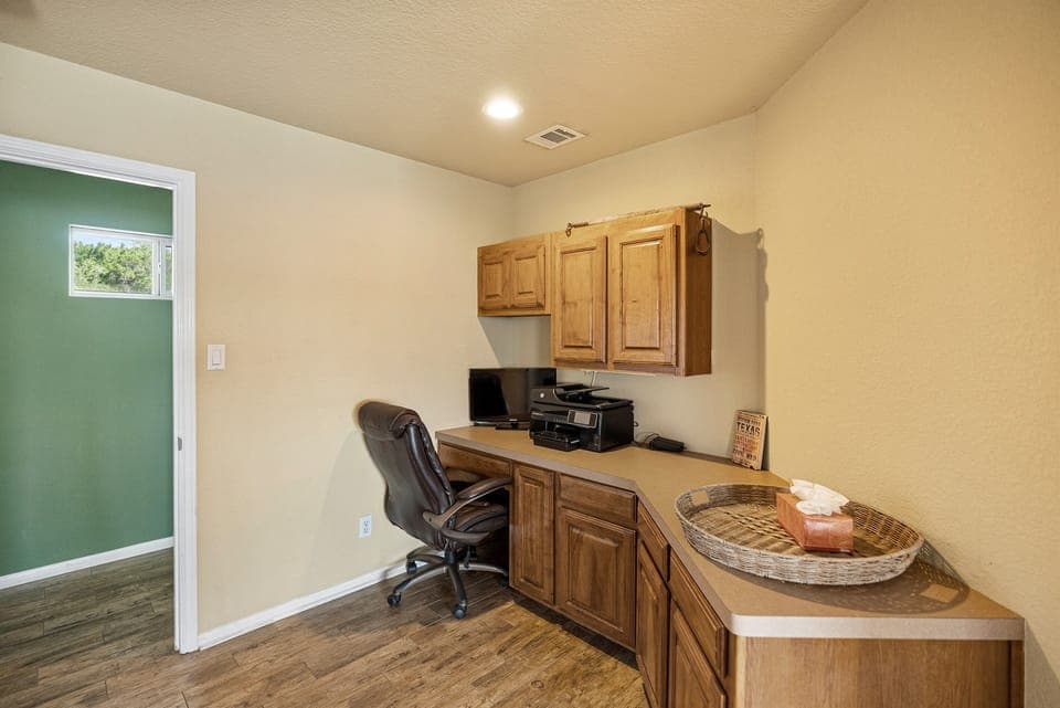 Office area in the upstairs suite 