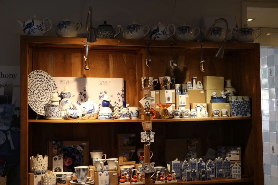 Daily buffet breakfast (EUR 19.50 per person)