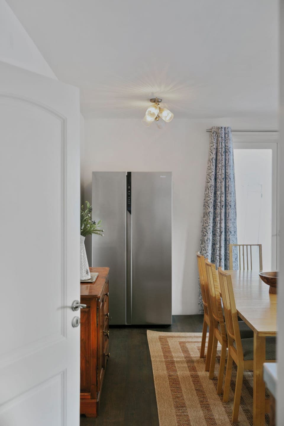 Kitchen with American fridge freezer 