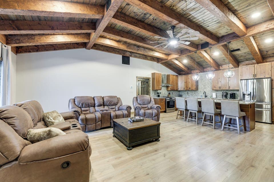 Interior | Full Kitchen