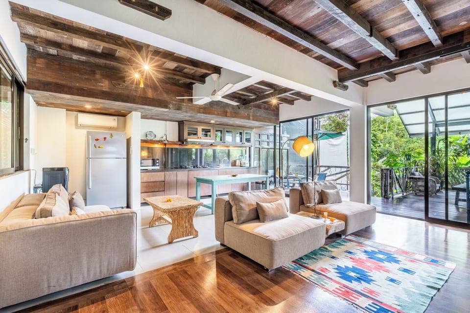 Signature Villa, 5 Bedrooms, River View | Living area