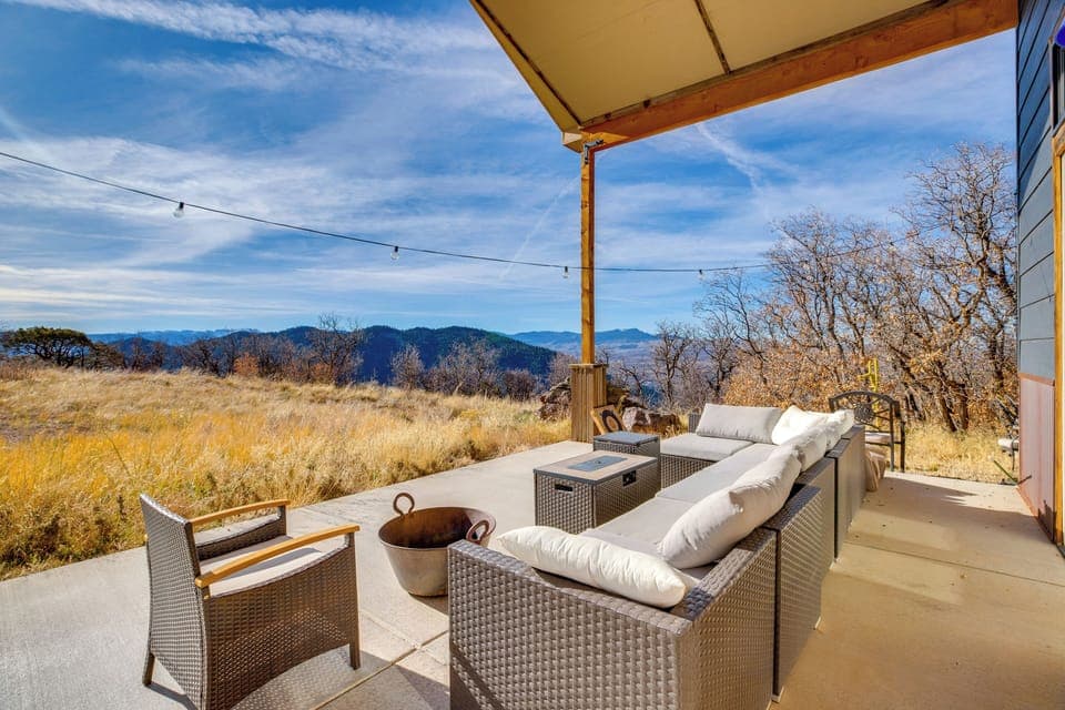 Crawford Vacation Rental | 4BR | 2BA | 1,400 Sq Ft | Step-Free Access