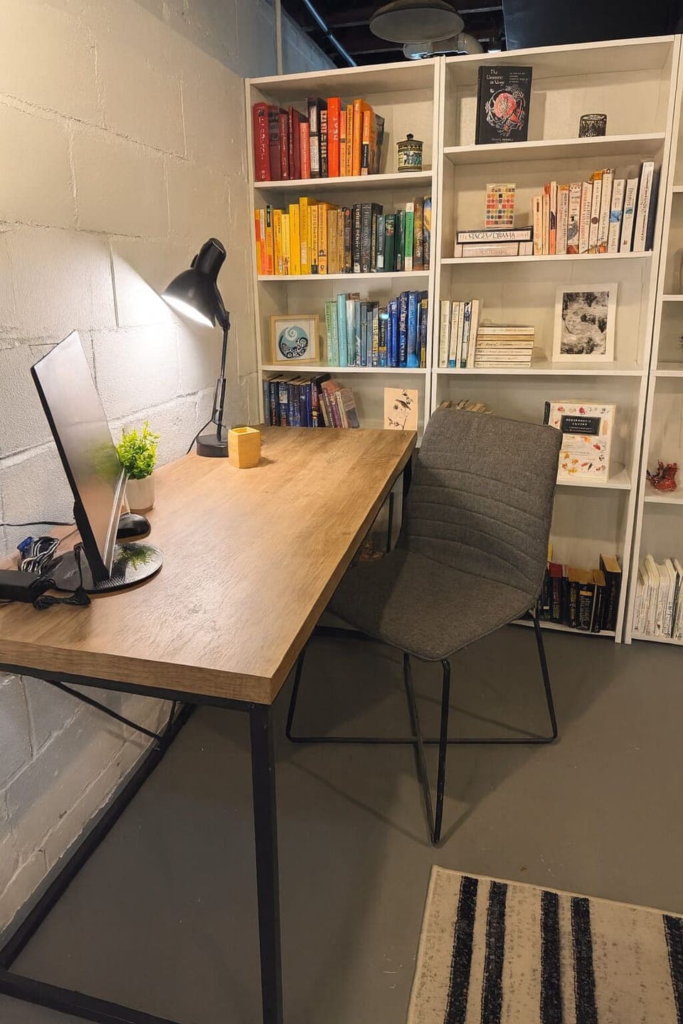 Dedicated work space with monitor available