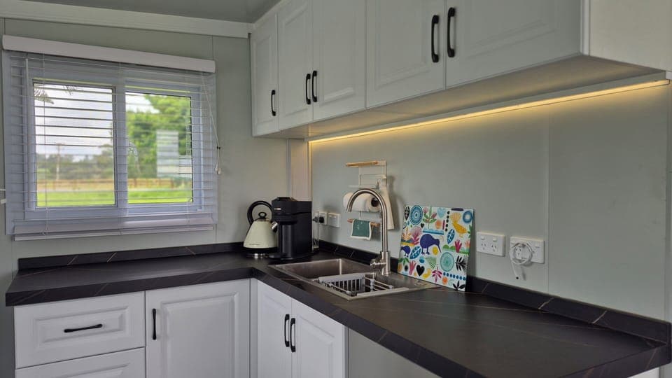 Kitchen counter with top and bottom cupboards