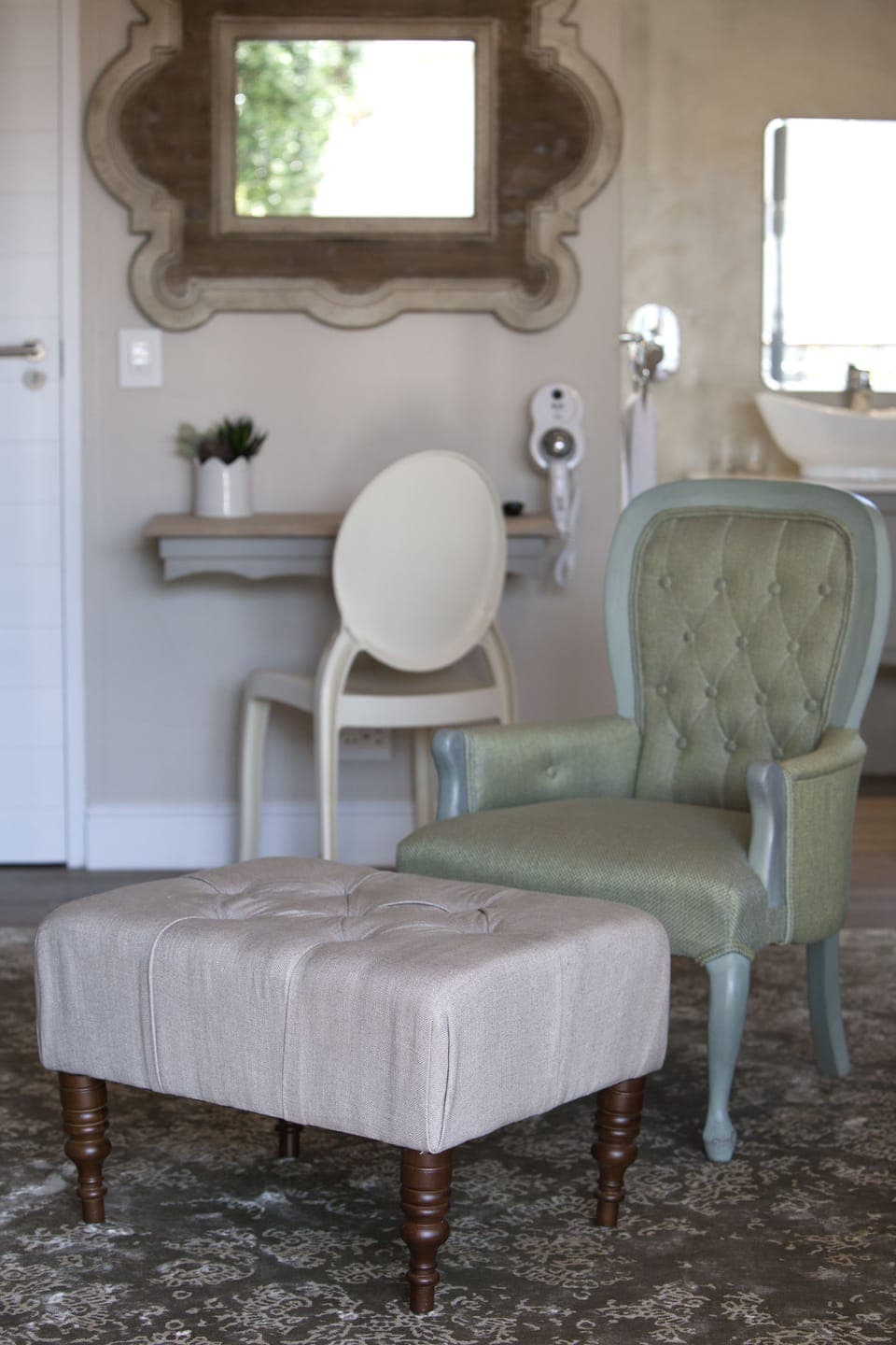 Luxury Pool Suite | In-room safe, free WiFi, bed sheets