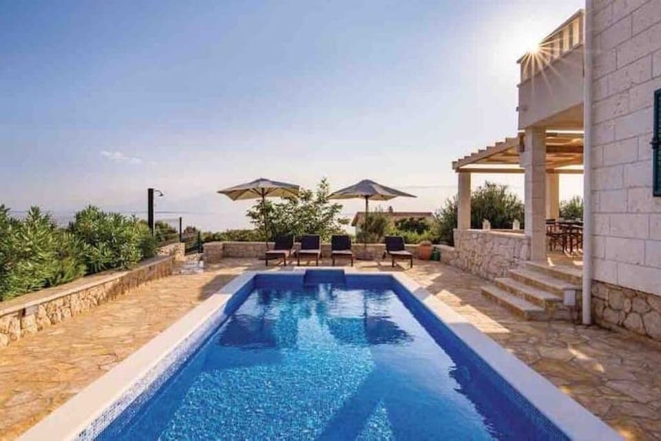 Private pool