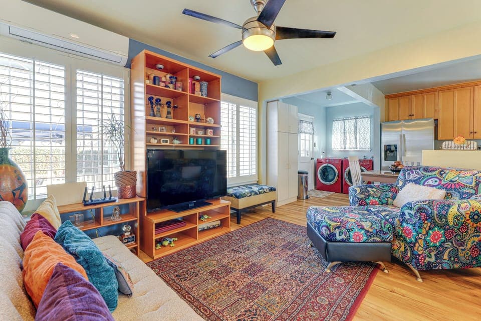 Living Room | Twin Futon | Smart TV