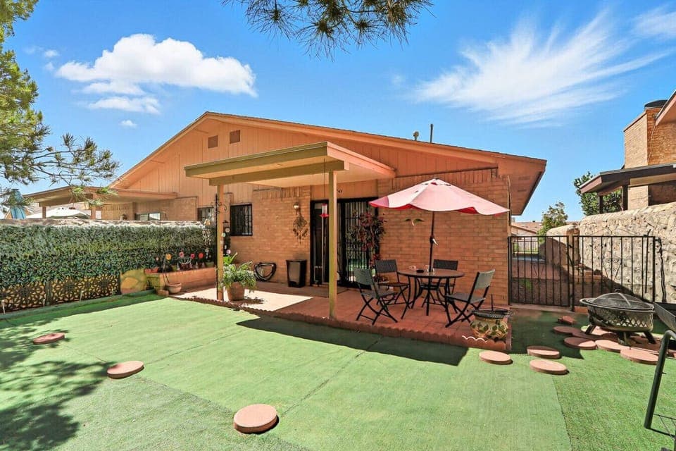 Exterior Dining furniture