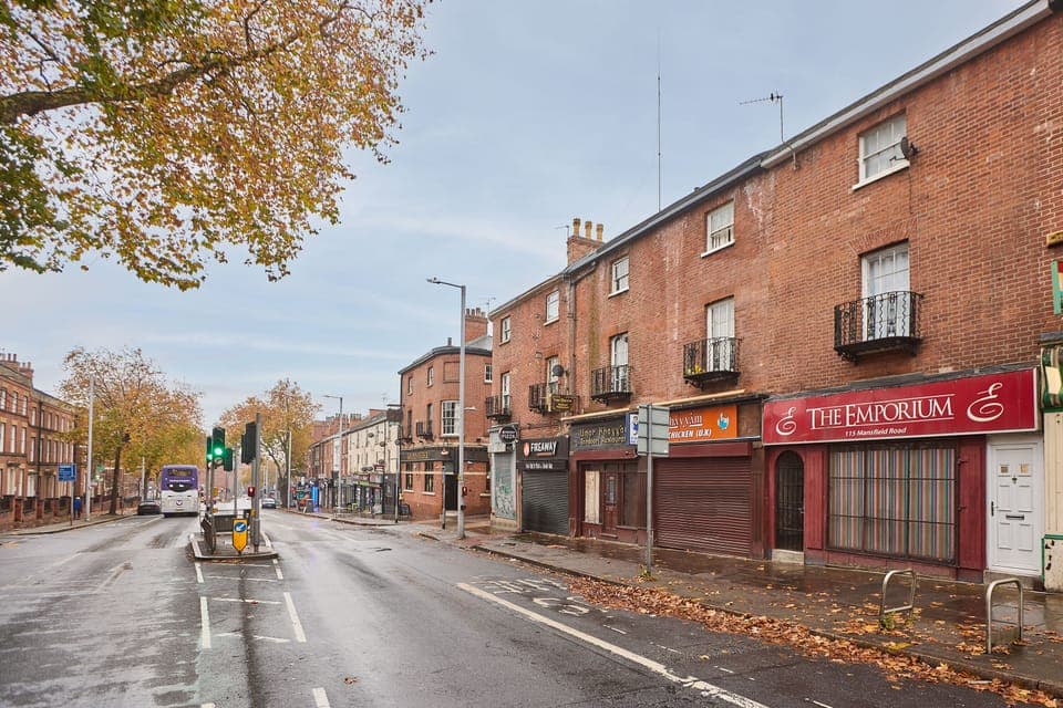 Emporium Basement, Nottingham - Host & Stay