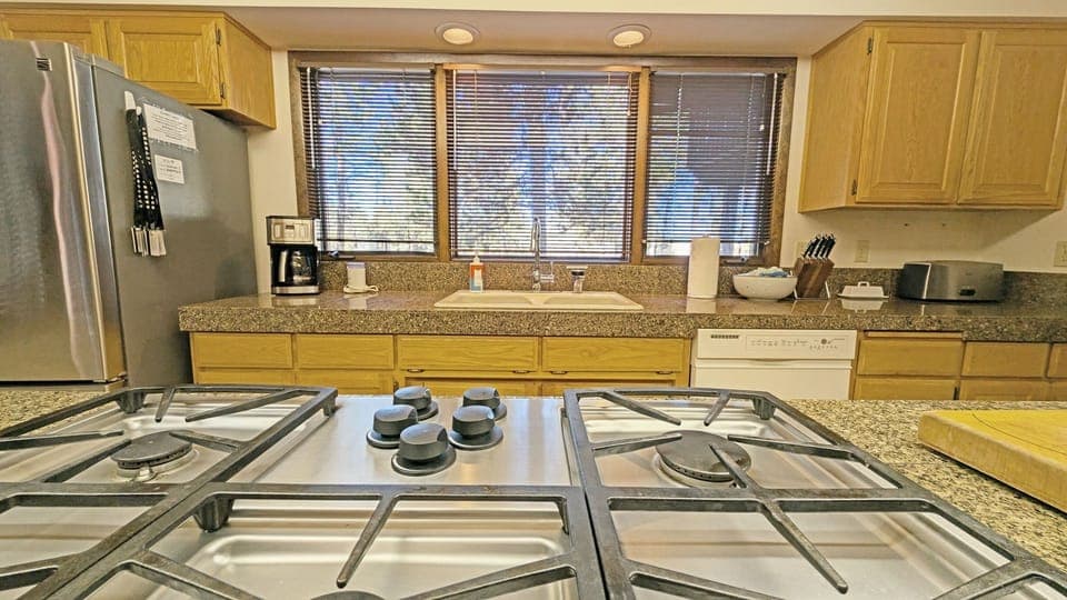 House, 3 Bedrooms | Private kitchen | Fridge, oven, coffee/tea maker, toaster