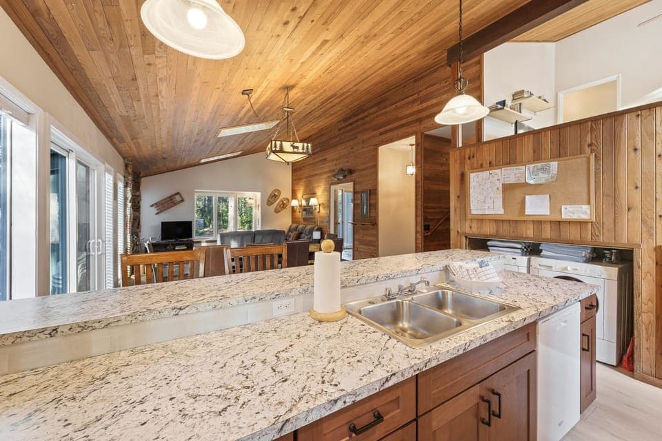 House, 4 Bedrooms | Interior