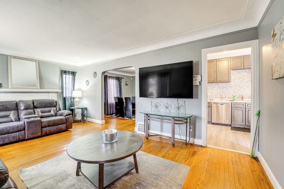 Detroit Vacation Rental | 4BR | 1BA | 1,570 Sq Ft | 3 Steps to Enter