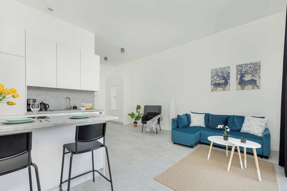 Unwind on the comfortable sofa that can be converted into double bed.